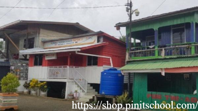 Fenomena Wisata Rumah Dua Negara